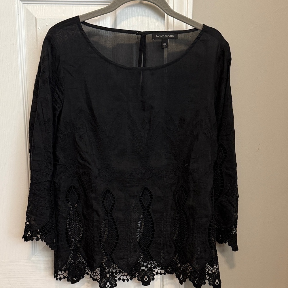 Banana Republic Women's Black crochet Lace Blouse Size XS